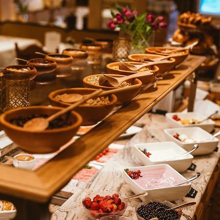 فندق هوتل أولي Zürs المظهر الخارجي الصورة